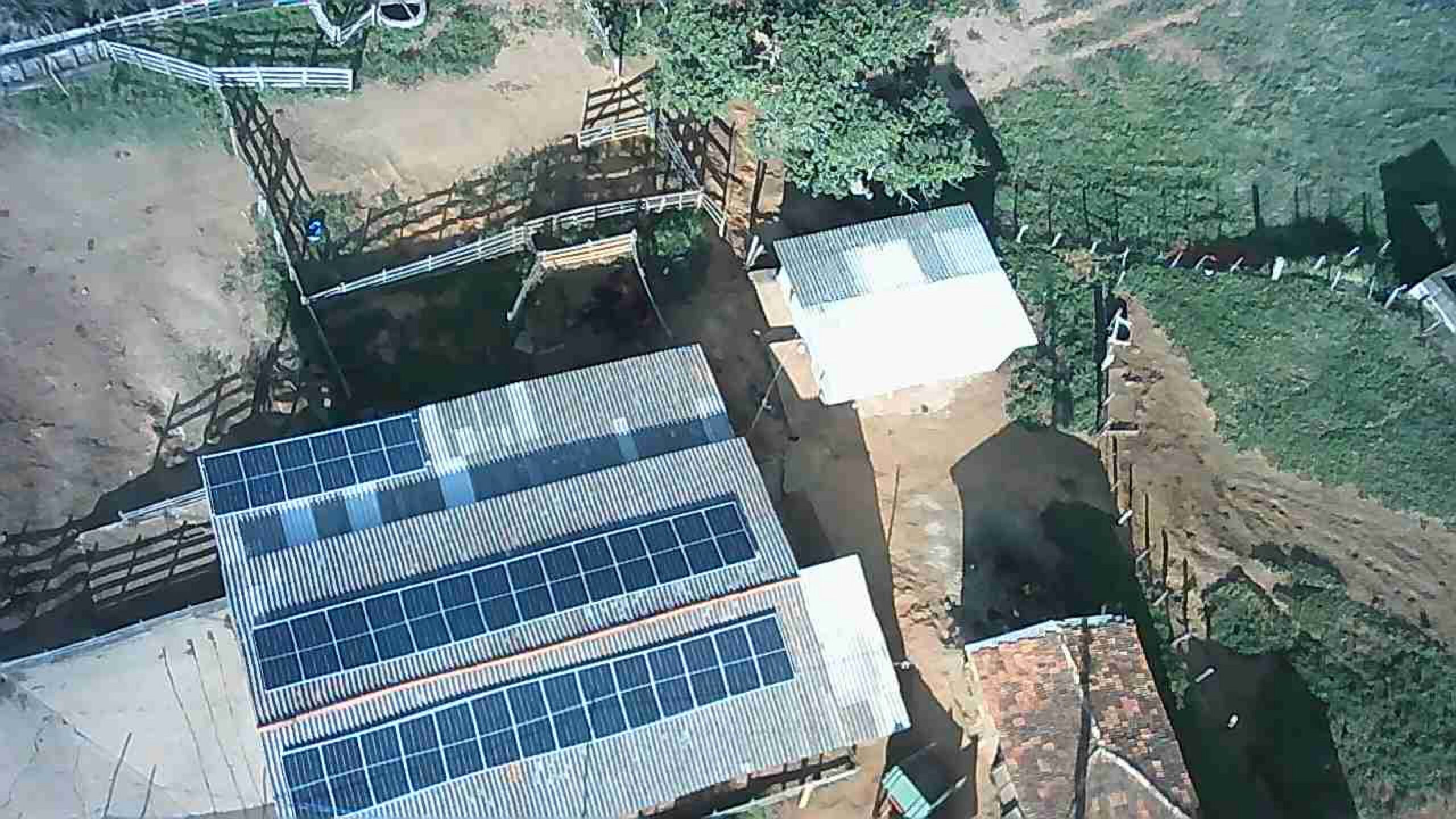 Instalação de Usina Fotovoltaica na Fazenda Barreiro – Serranos (Sul de Minas)