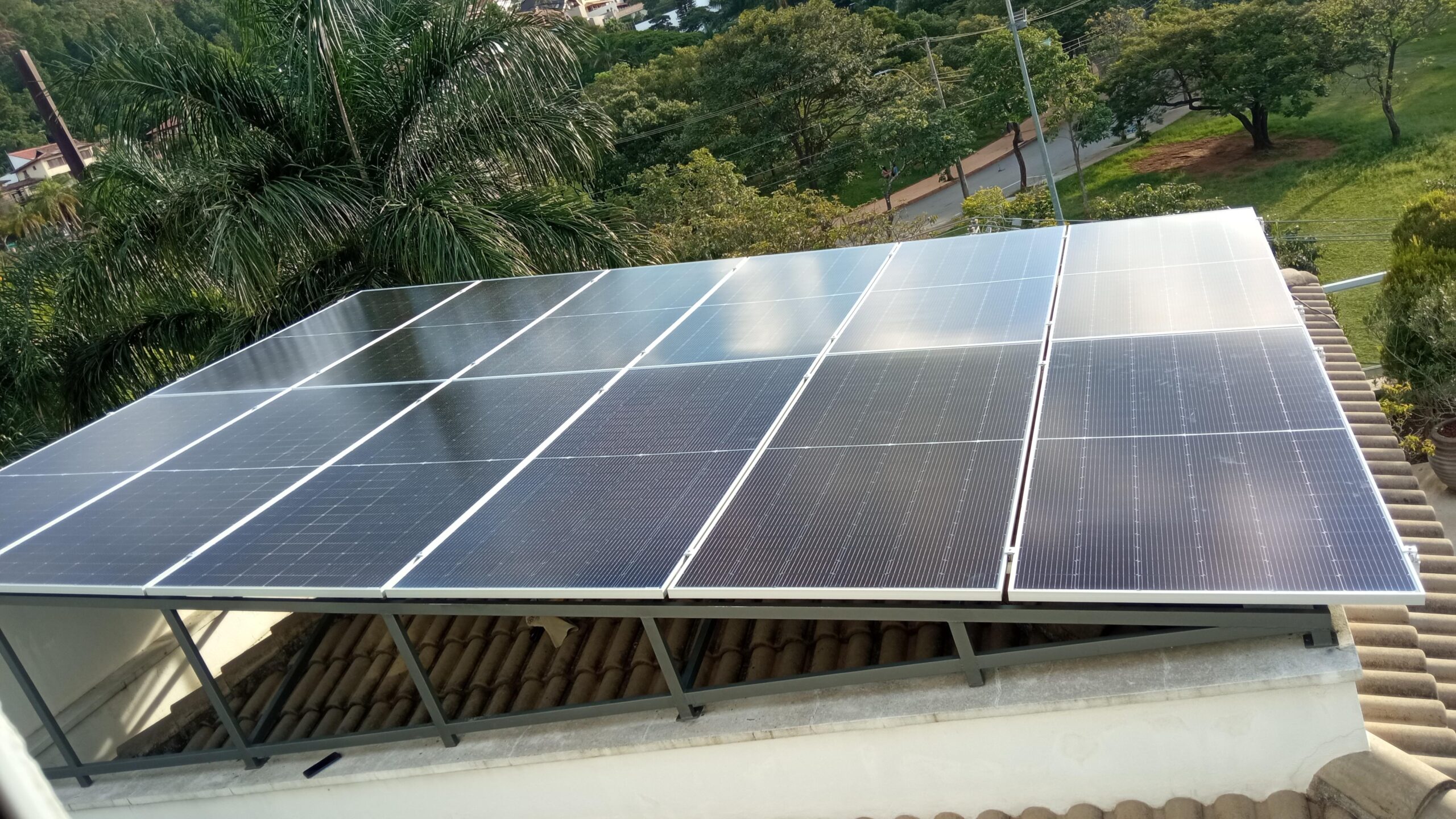Instalação de Usina Fotovoltaica no Bairro Mangabeiras – Belo Horizonte MG